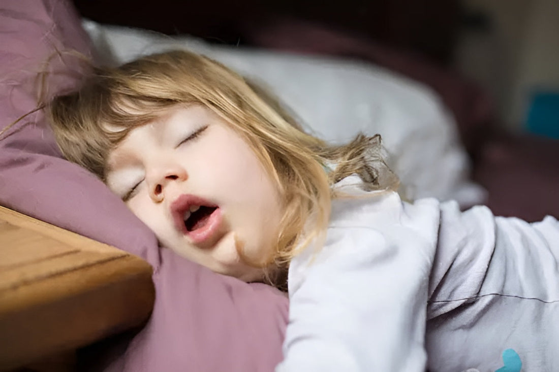 L’enfant agité lors du coucher : 7 stratégies scientifiques pour le faire dormir paisiblement